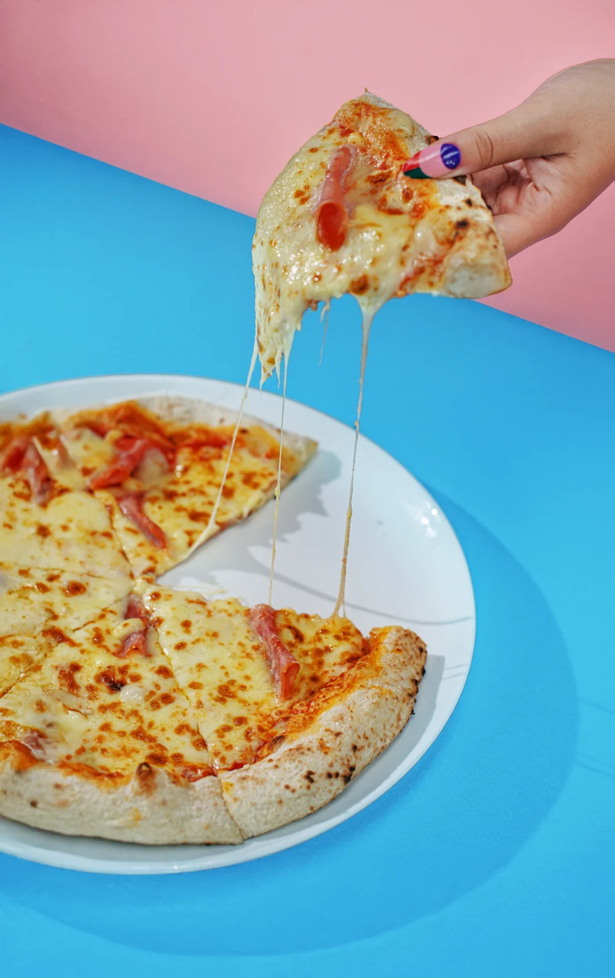 Pizza de jamón y queso